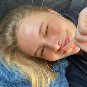 Karoline Hamm Instagram - yngstebarnet på bagsædet