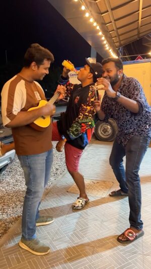 Karthik Surya Instagram - @karthiksuryavlogs Birthday Song 🤣😝❤️ ft @thehumblemusician 

Camera @narayanankuttyshaji 

#reels #music #reelsinstagram #kerala360 #mallu #kerala #reelitfeelit #trending