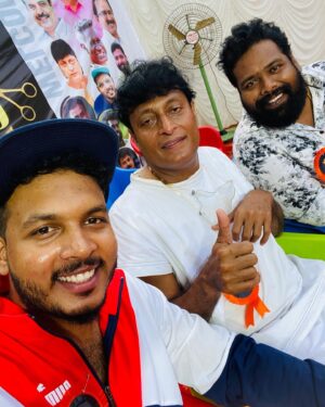 Karthik Surya Instagram - Kurach kidilangalude koode😁
.
.
@fit_hackers_sportshub nu ella vidha aashamsakalum😘
.
.
@nijas_n_mohammed_999 aliyaa all the best for the nee venture da. 
.
.
Nammude swantham venjaramood itra valiya oru turf kond vannathil proud of u machane🥰
.
.
Appo pinne ellam paranga pole gooys. 
.
.
Umm enthaa nokkanee teernnu. 
.
.
.
Teernnennolle njan parangalum lesham hashtags itillel mosham allee pilleree hehe.
.
.

{#trivandrumplace🌴 #moodygramkerala #meeraanil #thatkeralalife #trivandrum #trivandrumdiaries #nobymarcose #keralagodsowncountry #thiruvananthapuram #malluwood #boche #imvijayan #keralagallery #keraladiaries🌴 #keralastyle #karthiksurya #karthiksuryavlogs #daretodream #keralafood #keralamodels #keralatalents #honda #kerala_godsowncountry #malluvlogger #tvanchor #mazhavilmanorama #hondacity #bumperchiri #oruchiriiruchiribumperchiri