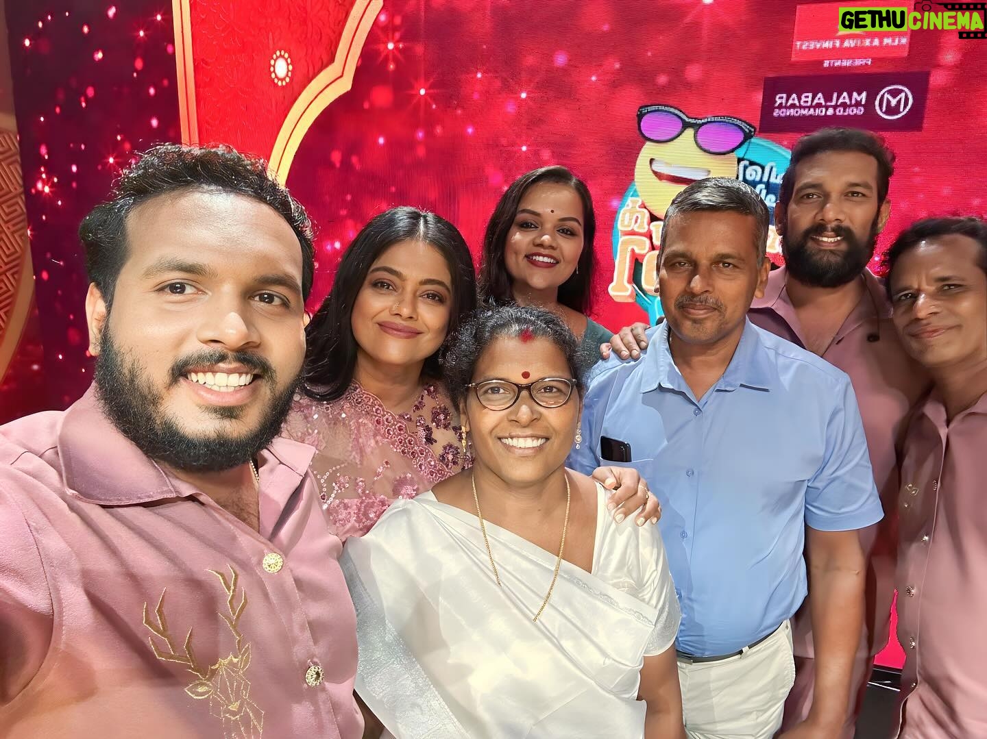 Karthik Surya - 94.4K Likes - The time when achanum ammayum came to Bumper Chiri🥰
.
Enthokkeya alle guys life il sambhavikkanee😄
#karthiksurya #family #ocicbc #bumperchiri