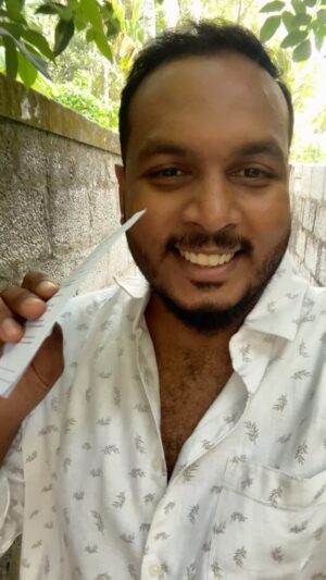 Karthik Surya Instagram - വോട്ട് ഇട്ട വിരൽ കണ്ട് ഞാൻ തന്നെ ഞെട്ടി😌

നിങ്ങൾ വോട്ട് ചെയ്തോ ഗയ്സ്🤔