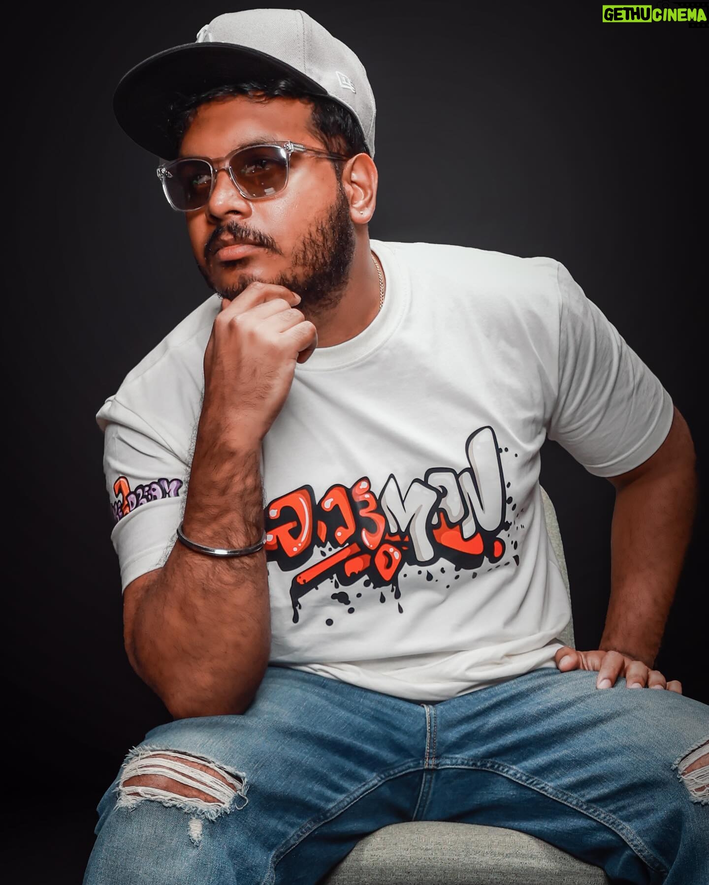 Karthik Surya - 94.3K Likes - കാട്ടുMan🔥
Dare to Dream Merch♥️
Link in bio 🫰🏾
#karthiksurya #karthiksuryamerch #dare2dream #kattuman