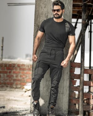 Kartikeya Gummakonda Instagram - BLACK..All boys favourite..

Styled by- @anushapunjala 
Clicked by- @rajapranay 
Hair- @rachamallakiran 
Makeup- @sureshvemula_