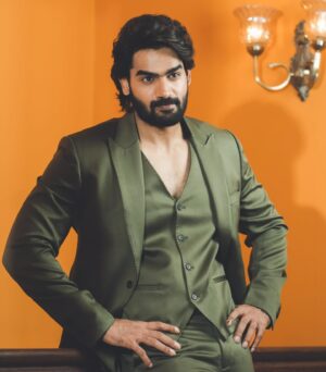 Kartikeya Gummakonda Instagram - SUITED UP & GEARED UP to kick start the promotions..
 

Styling: @rashmitathapa
Outfit: @asukacouture
Assisted by @taaannnwwwiii
📷: @rajapranay
Hair: @salonkoniki ( @rachamallakiran )
Make-up: @sureshvemula_
📍@landoflovehyd