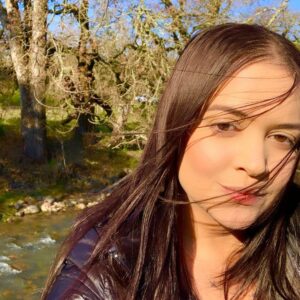Kary Musa Instagram - Cada día, cada despertar, cada rayo de sol es una bendición que hay que valorar, cuidar y agradecer, dejar atrás lo que nos enseñó a ser mejores y vivir cada día como si fuera el último pero siempre conscientes de hacerlo honestamente, de no herir a nadie sino ser luz para los demás, de ayudar y dar mucho amor a los que nos rodean🌎 bendecido Domingo🙏🏻❤️
