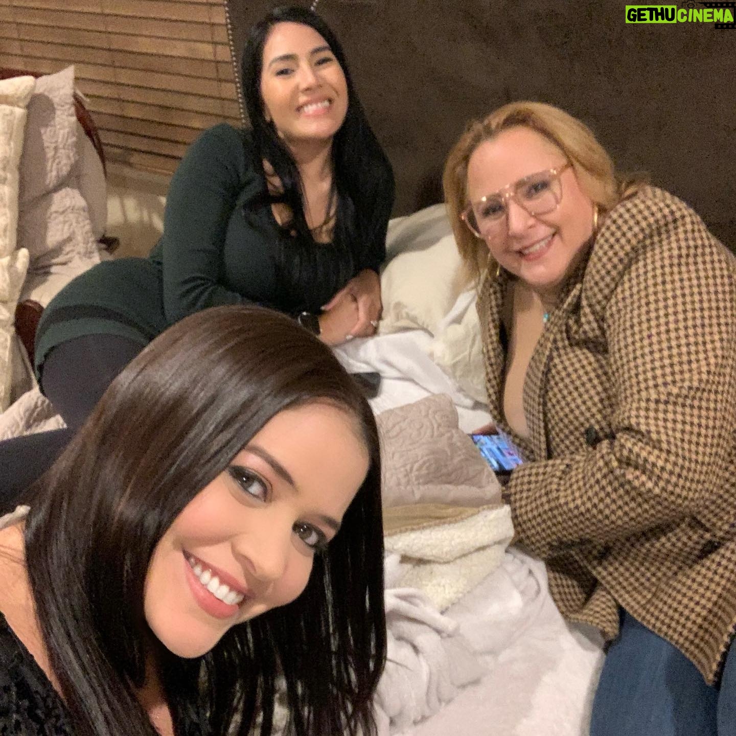 Kary Musa - 101 Likes - Gracias por siempre estar ahí❤️ Familia es familia y cuando los que no valen la pena se van de tu vida, aprendes a valorar más a los que siempre han estado y que se quedarán por siempre apoyándonos con todo su amor y comprensión❤️