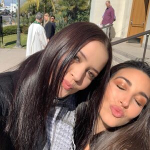Kary Musa Instagram - Gracias por siempre estar ahí❤️ Familia es familia y cuando los que no valen la pena se van de tu vida, aprendes a valorar más a los que siempre han estado y que se quedarán por siempre apoyándonos con todo su amor y comprensión❤️