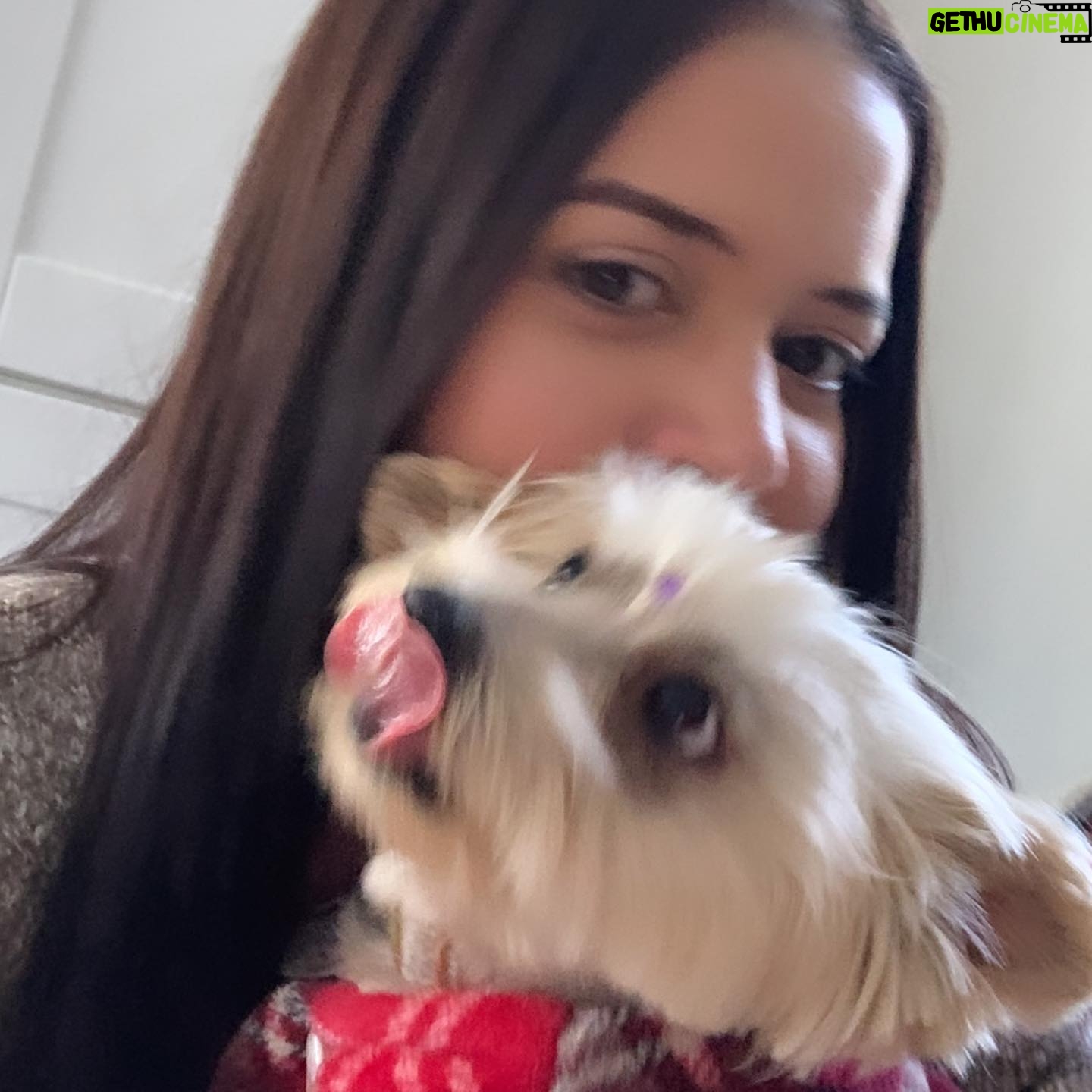 Kary Musa - 101 Likes - Gracias por siempre estar ahí❤️ Familia es familia y cuando los que no valen la pena se van de tu vida, aprendes a valorar más a los que siempre han estado y que se quedarán por siempre apoyándonos con todo su amor y comprensión❤️