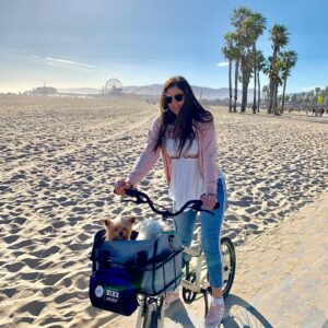 Kary Musa Instagram - It feels like a great beginning of the month! Cali simple amazing life!!!🚲 🌊 ☀️