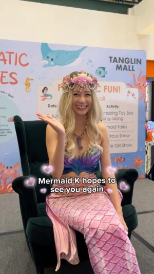 Karyn Wong Instagram - Shello 🐚👋🏻!! Told a tale from the ocean to these adorable little humans last weekend at Tanglin Mall 🧒🏻👧🏻👶🏻

✨ Thank you everyone involved for the magical time ✨

This was my very first mermaid public appearance (and the only one hahaha). I still remember when I did birthday parties with @thesingaporemermaid , she gave me so much tips on how to make storytelling more engaging 🩷🩷 hope there’ll be more opportunities for us to do this together in future bb! *manifesting* 

P.S. yes I am a proud graduate of The Singapore Mermaid School 🧜🏻‍♀️