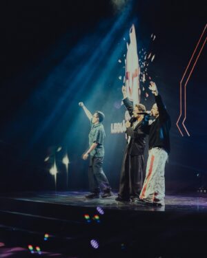 Kasha Instagram - ontem foi uma autêntica noite de Guerreiros • obrigado ao SCBraga pelo convite, somos sempre felizes na vossa bonita cidade e já tínhamos saudades de regressar depois da inesquecível noite branca // parabéns por serem um marco centenário e icónico do nosso país 💫 

📸 by @brunoasvinhas x @tiagomrfribeiro 

styling: @dlos.styling 

// Cristo
@livianacontiofficial 
@globalpress 
@dino_alves_eu 
@by_santana_pires 

// Kash
@ricardoandrezstudio 
@maisonflair 
@by_santana_pires 

// M1ke
@barbara.atanasio 
@showpress.pressoffice