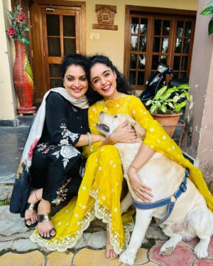 Kashish Khan Instagram - Eid Mubaarak🌙✨☺️