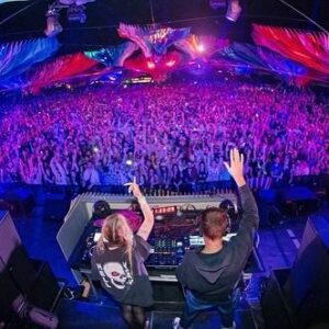 Kaskade Instagram - A weekend in the desert. 🌵 ☀️ 

After a 9 year hiatus I returned to @coachella for a surprise pop up at the @thedolab ❤️‍🔥🫠
Played some tunes, hung with friends and got some sun.  It was beautiful!  Debuted some new music with @alisonwonderland and @johnsummit 
➡️ swipe to get a listen.