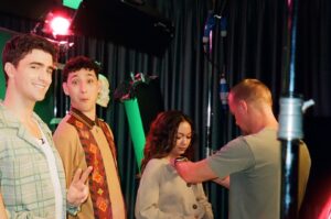 Kassius Nelson Instagram - We’d never ghost you, don’t ghost us! 🥰☠️ DEAD BOY DETECTIVES on @netflix

📸 by @zanajjar