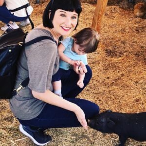 Kat Brower Instagram - Petting zoo!