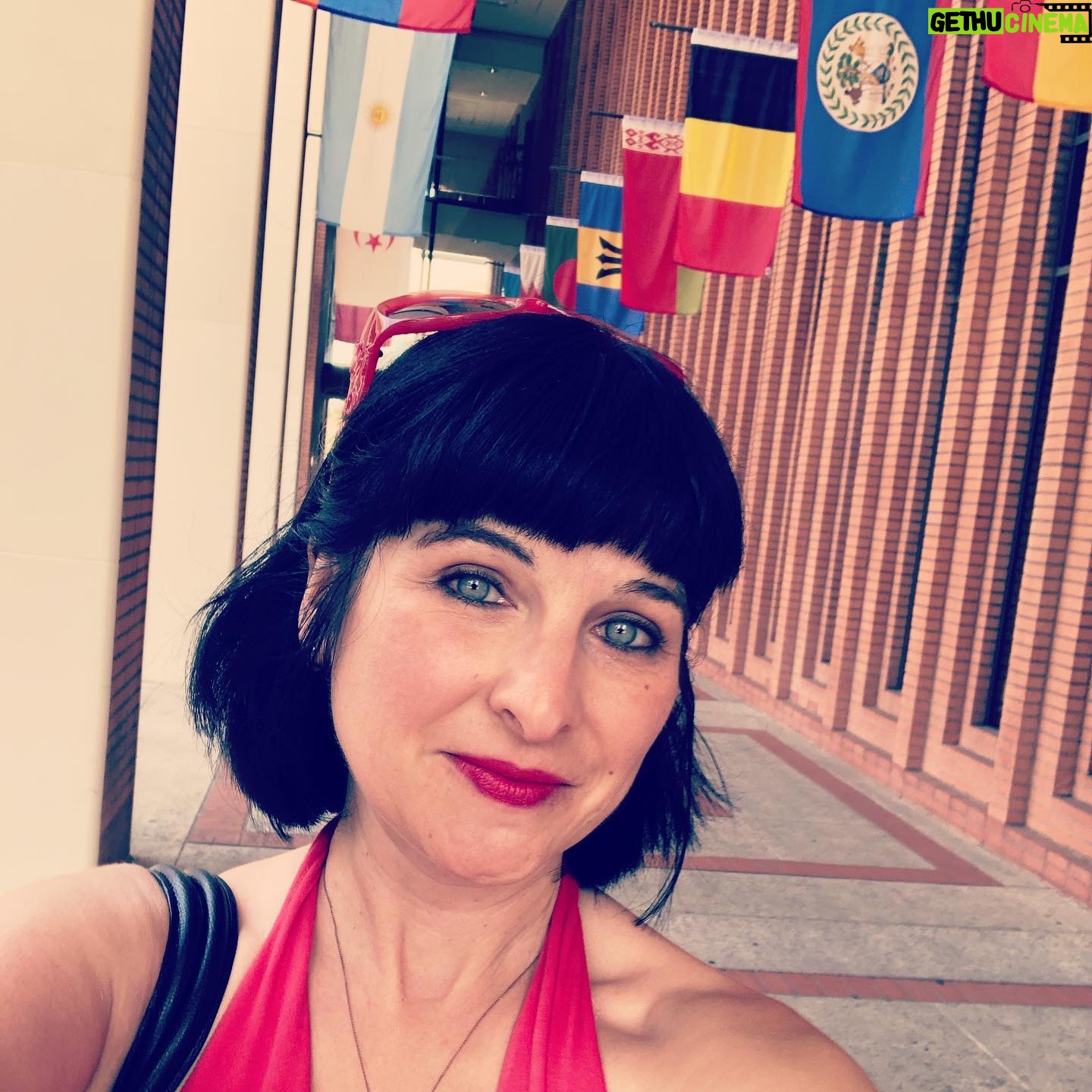 Kat Brower - 335 Likes - Had to take a selfie on USC’s beautiful campus this afternoon after an audition for a 1920’s period piece - then a self-tape for Amazon - busy actor weekend! #gratitude #actorslife #laactors #actorsla #usc #love