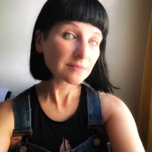 Kat Brower Instagram - DIY haircut - I haven’t attempted anything like this since my punk rock days.  Just a crea clip and Harry’s electric shaver! #diyhaircut #creaclip #pregnantat44 #newwavebangs