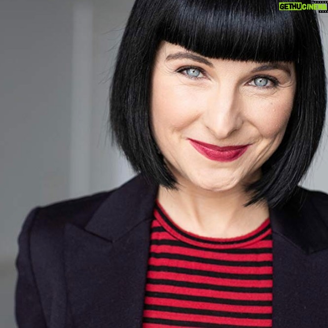 Kat Brower - 394 Likes - Another headshot from #joannadegeneresphotography #smirkyreceptionist #officeworker #startupbrat #headshots #losangeles #actorslife