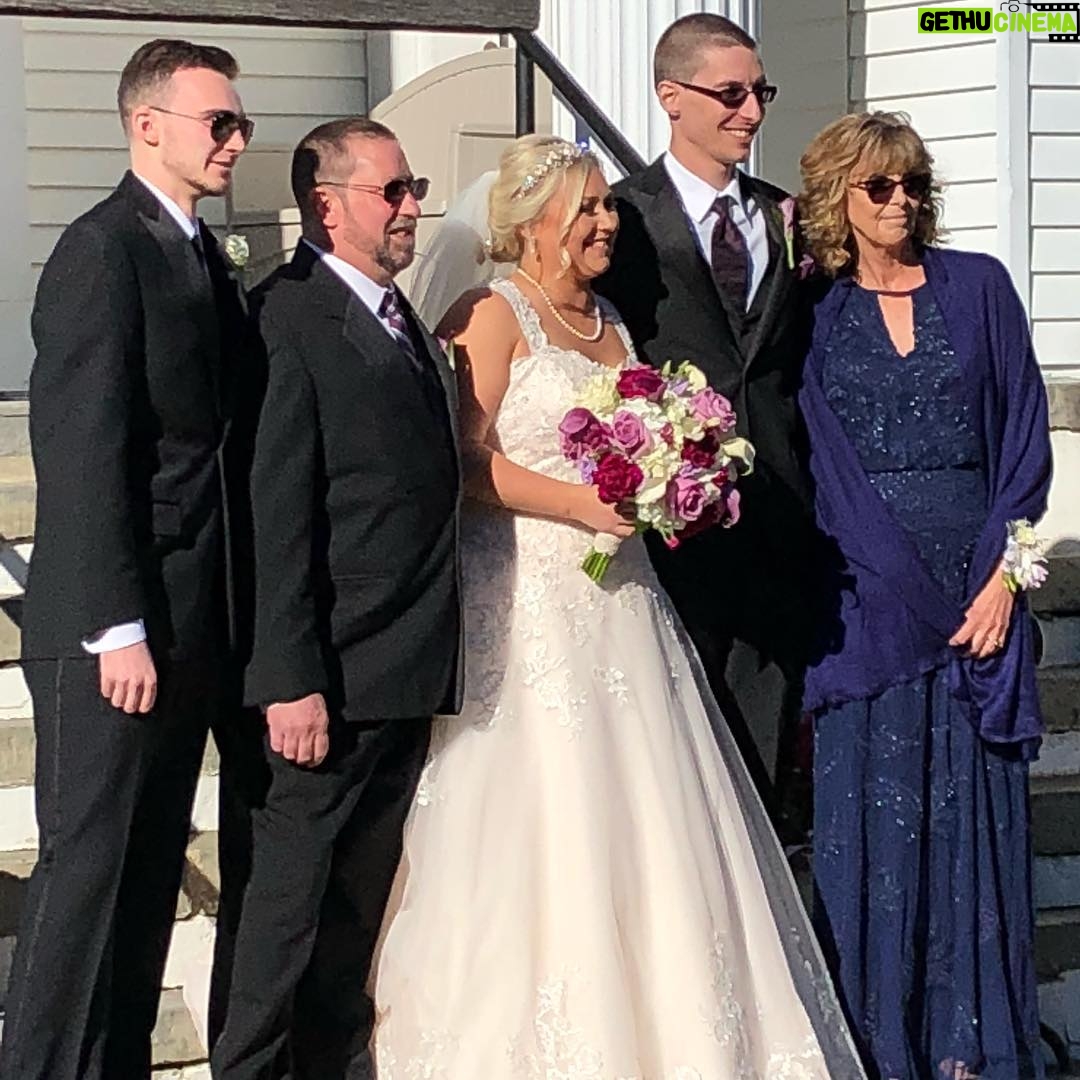 Kat Brower - 121 Likes - Sarah’s wedding!