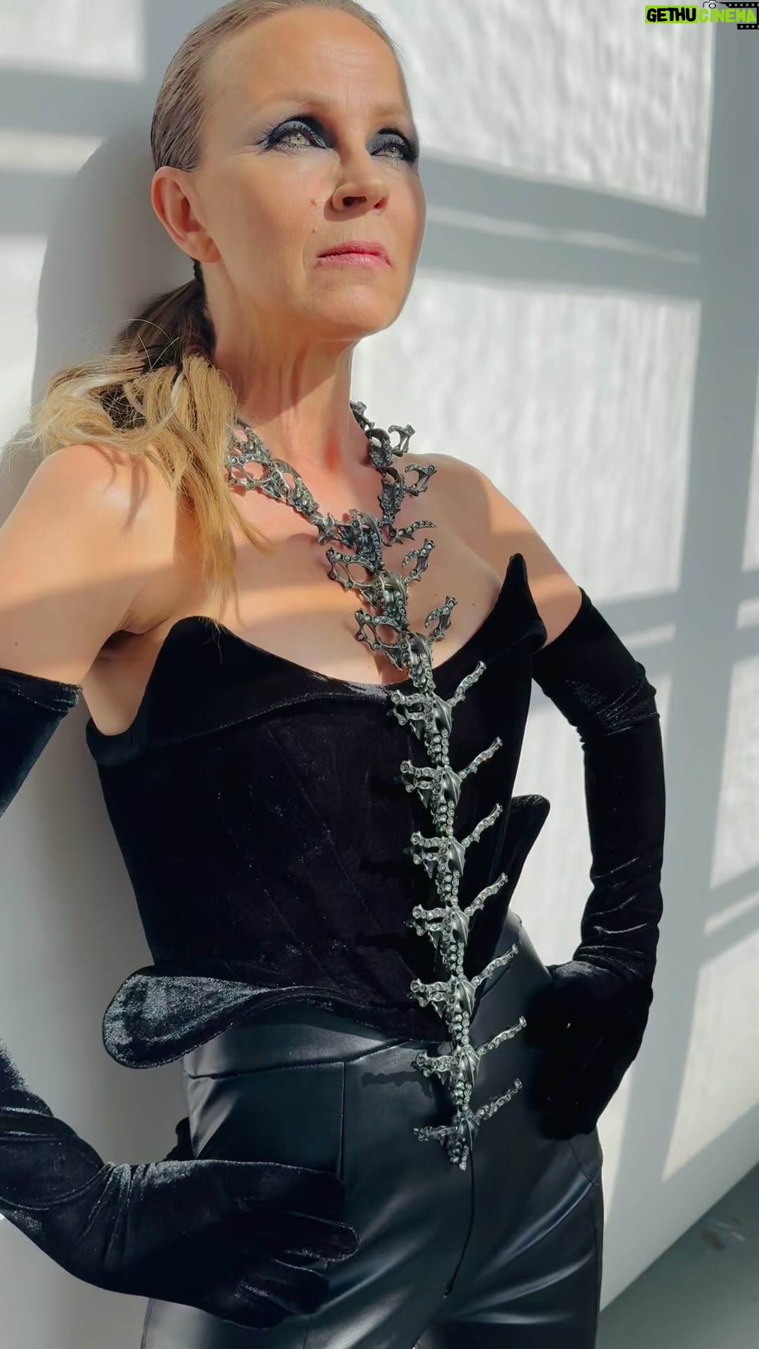 Katariina Souri - 2.5K Likes -