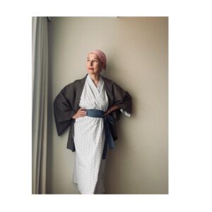 Katarzyna Herman Instagram - 🇯🇵
Ja pozująca w japońskim tradycyjnym stroju  kąpielowym 
🇯🇵
Yukata plus pas obi plus klapki i koszyczek -tak wystrojona udałam się do ONSENU ) 
Uwaga : jeśli masz tatuaże nie możesz korzystać z publicznej łaźni  albo musisz je zakleić specjalnymi taśmami ,które można nabyć w hotelach i  ryokanach