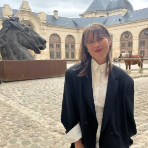 Katarzyna Herman Instagram - Wielkie Stajnie czyli Grandes Écuries obok Zamku i Ogrodów w Chantilly -wybudowane jeszcze przed Rewolucją Francuską (na 240 koni )
Teraz jest tu muzeum poświęcone koniom i jeździe konnej -zachwyt ! 
💥kręcono tu Bonda „A view to a kill”
Ktoś się wybiera do Paryża ? Chantilly-koniecznie
📸 Kasia ze Śląska