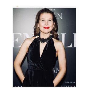 Katarzyna Herman Instagram - Pokaz Mody @deniclermilano 
O moje włosy zadbał @hullhair a o skórę @klinika_strzalkowski 
Biżuteria zaś to bursztynowa kolia od @bizuteria_sadva 
Jest ona wystawiona na licytacji dla ❤️WOŚP -jeszcze do 9.02 -link w bio 
Dziękuje wszystkim ,którzy mi pomogli poczuć się 💥 GWIAZDĄ 
Dziękuję 
@czaja_wyczaja 
@joannasokolowskapronobis