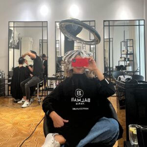 Katarzyna Herman Instagram - 🇵🇱🇵🇱🇵🇱🇵🇱🇵🇱🇵🇱🇵🇱
Przeżywałam bardzo wczorajsze wybory ,
pojechałam zagłosować do mojego rodzinnego Białegostoku wraz z synem ,który głosował pierwszy raz,
werbowałam ,
ogłosiłam nawet,że jak pójdzie źle to się ogolę na łyso - No cóż jetem dziś u fryzjera … 
✌🏼🇵🇱
📸 @zuzakrajewska dla kampanii @fundacjaraknroll