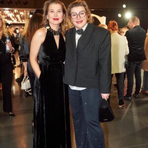Katarzyna Herman Instagram - Pokaz Mody @deniclermilano 
O moje włosy zadbał @hullhair a o skórę @klinika_strzalkowski 
Biżuteria zaś to bursztynowa kolia od @bizuteria_sadva 
Jest ona wystawiona na licytacji dla ❤️WOŚP -jeszcze do 9.02 -link w bio 
Dziękuje wszystkim ,którzy mi pomogli poczuć się 💥 GWIAZDĄ 
Dziękuję 
@czaja_wyczaja 
@joannasokolowskapronobis