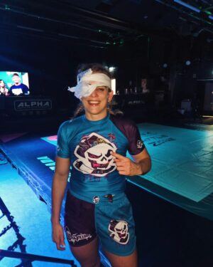 Kate Bacik Instagram - Slap grappling is fun until fingers get involved 😂