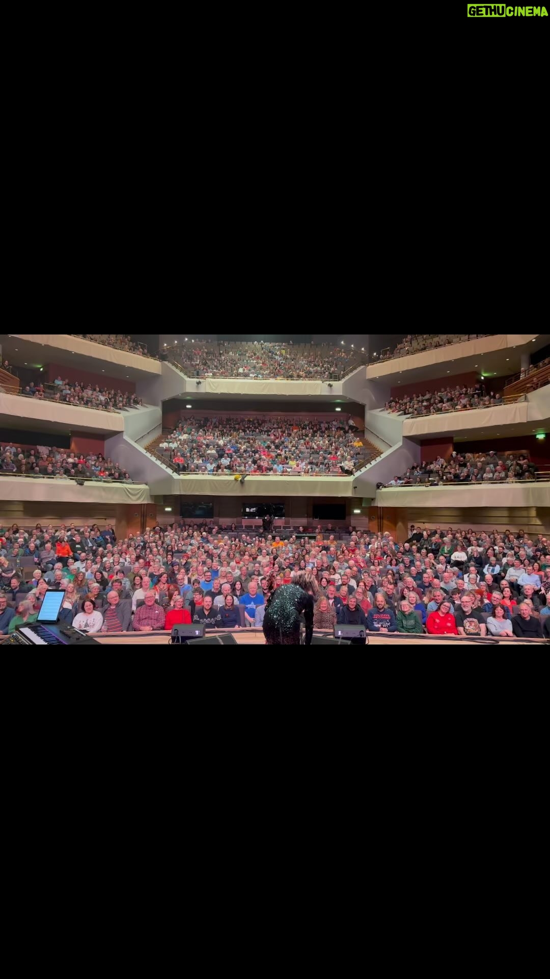 Kate Rusby - 471 Likes - 🎄🌟🎄 My oh my Manchester @bridgewaterhall what an incredible way to finish the tour!! You were absolutely AAmaziinggggg!!! Thank you SO So much, we had such a gorgeous night, Happy Christmas you wonderful bunch and brilliant singing, loads of love 🌟🎄🌟
#lightyears #katerusby #katerusbychristmas #tour #newalbum