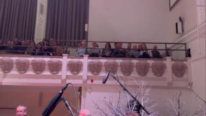 Kate Rusby Instagram - 🎄❄️💚 You were all amazing at @cadoganhall London tonight! Sorry I spilt my tea but I was having a lot of fun 😆 Have a fabulous Christmas all of you and thanks for coming out to sing and be very merry with us. London baby 💚❄️🎄

#lightyears #katerusby #katerusbychristmas #newalbum #tour #est1973