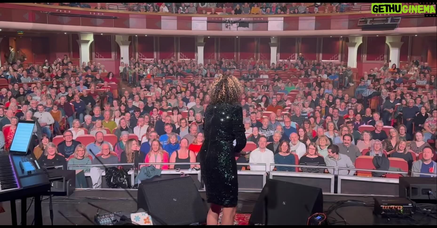 Kate Rusby - 459 Likes - 🌟🎄🎄Brighton, @brighton_dome how very, very lovely to be back singing for you. It was so amazing to be back and we all had an incredible sing together. Happy Christmas to you all, next stop @sheffieldcityhall on Thursday Dec 14 🥰 Go spot yourself 👆
#lightyears #katerusbychristmas #katerusby #newalbum #tour #est1973