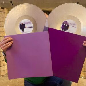 Kate Rusby Instagram - It’s arrived in time for Friday!!! 😃😁😆🎊 Aw it looks so so bonnie!! 🥰🎄
Limited run, hand numbered, double, gate fold, translucent (like ice!) beautiful peice of loveliness!! 🥰
They are getting snapped up quickly so if you would like to secure one,  pre- o r d e r now! 😊🌟who wants one?? 😃