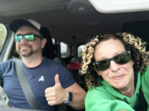 Kate Rusby Instagram - Yeeeeheeeew!!!! 🎊🥂 On our way to Belfast to play tomorrow at The Cathedral Quarter Arts Festival Festival Marquee 😃 Can’t wait!!! Who’s coming? ⭐️🌸☀️