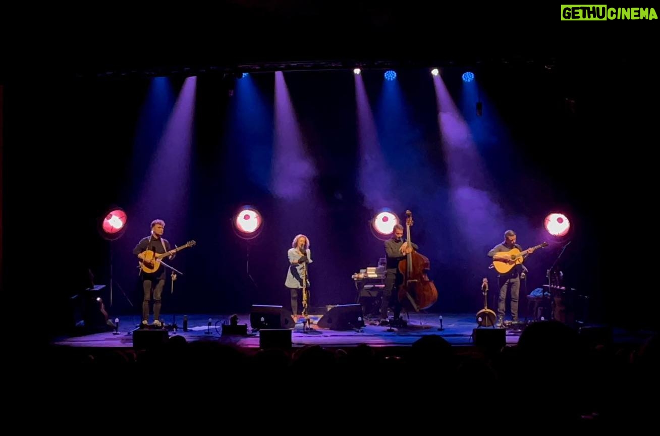 Kate Rusby - 243 Likes - 🌸⭐️🌸 Absolutely beautiful night tonight at @paviliontheatreglasgow. You guys were with us from the very start, it was such a fun evening. Thank you so much for coming out, singing and being awesome. Can’t wait to come back 🌸⭐️🌸
On to @theatre.severn Shrewsbury on Sunday April 21st and it is SOLD OUT! Vroom vroom 🚗
#singysongysessiontour #springtour #katerusby #guitars #acousticguitars #electricguitars #bass #rhodeskeys #moog #moog @duncanlyall @deebookane @sammysauceboat @isophase_audio
📸’s 1&2 by our devilish lighting engineer @zaknicholson