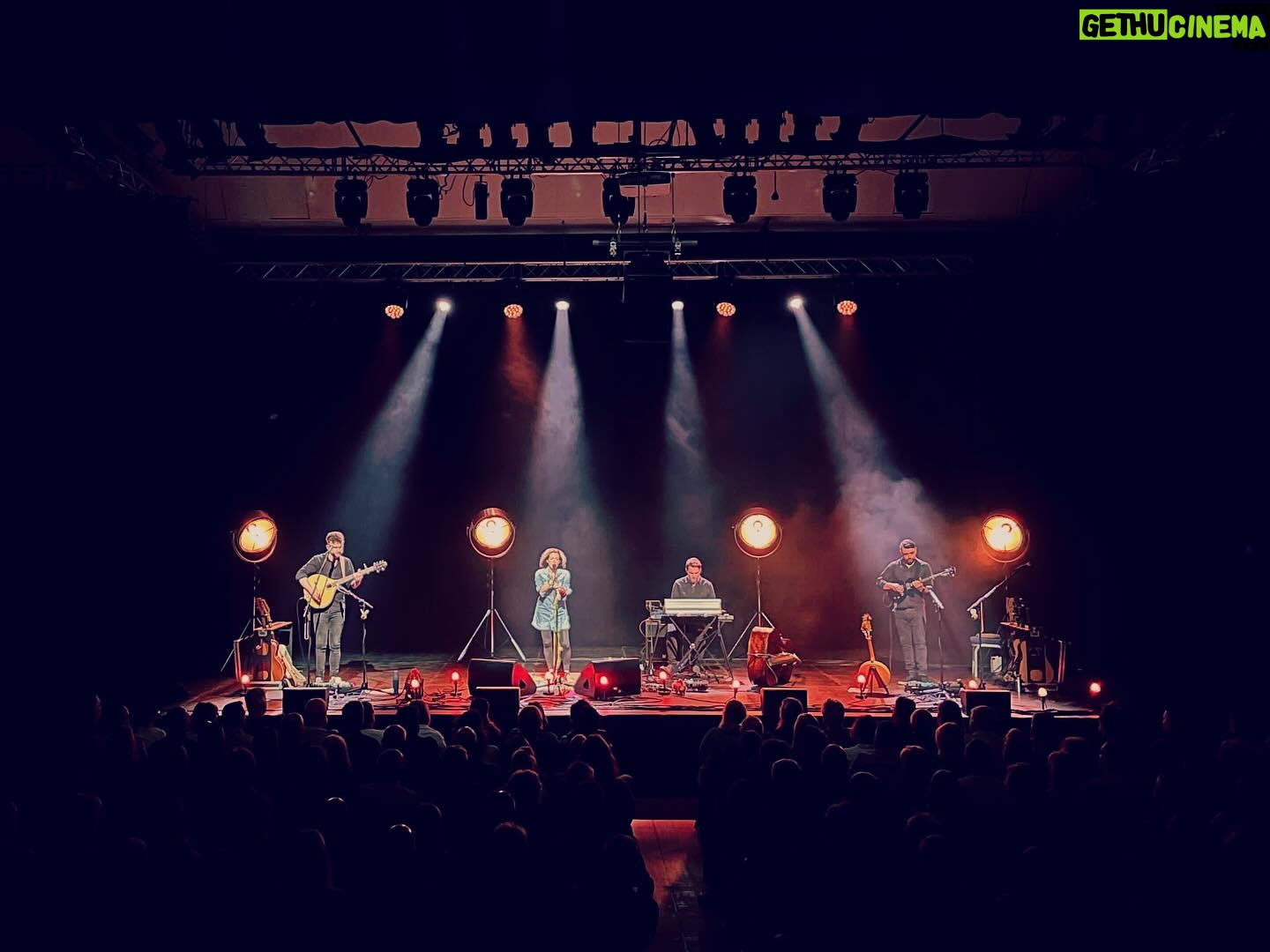 Kate Rusby - 311 Likes - 🌸⭐️🌸 Well what an eventful night at @the_cresset Peterborough tonight but a bootiful gig despite 🥰 Sorry I forgot to get a pic of you lovely peeps tonight due to the fire alarm evacuation, here is a pic of us band and crew standing outside, waiting to go back on and listening to the blackbirds 🐦⬛🐦⬛ Thankyou so much. for coming and singing so amazing tonight 🌸⭐️🌸
Day off tomorrow then onto @warwickarts on Saturday May 11th 🚗 vroom vroom
#singysongysessiontour #springtour #katerusby
#guitars #acousticguitars #electricguitars #bass #rhodeskeys #moog #bouzouki #band @deebookane @duncanlyall @samkellysings @isophase_audio
📸 1 by Mr Stage Manager 😎
📸 2&3 by our lovely lighting engineer @zaknicholson
