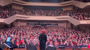 Kate Rusby Instagram - 🎄🦌🎄 I’m pretty sure that in all the 17 years of doing the Christmas tour, we have been to Nottingham EVERY YEAR! You are awesomely awesome every time and tonight at @royalnottingham was no exception ❤️ Thank you SO much! Much love and Happy Christmas guys. Wizzing on the motorway again a very happy Kate 🥰 🎄🦌🎄

@theglasshouseicm Gateshead on Wednesday 20th and last one at @bridgewaterhall Manchester 21st wheeeeeeeeeeee

#lightyears #newalbum #katerusby #rusbyxmas #tour #nottingham