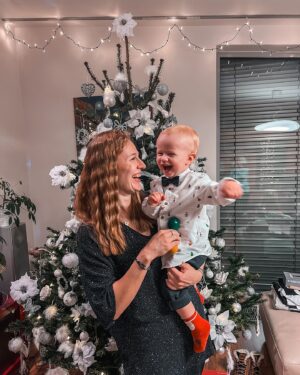Kateřina Koubová Instagram - ✨🎄🫶🏻
#christmas #baby #boy #love #max #tree #together #laugh #mojestesti