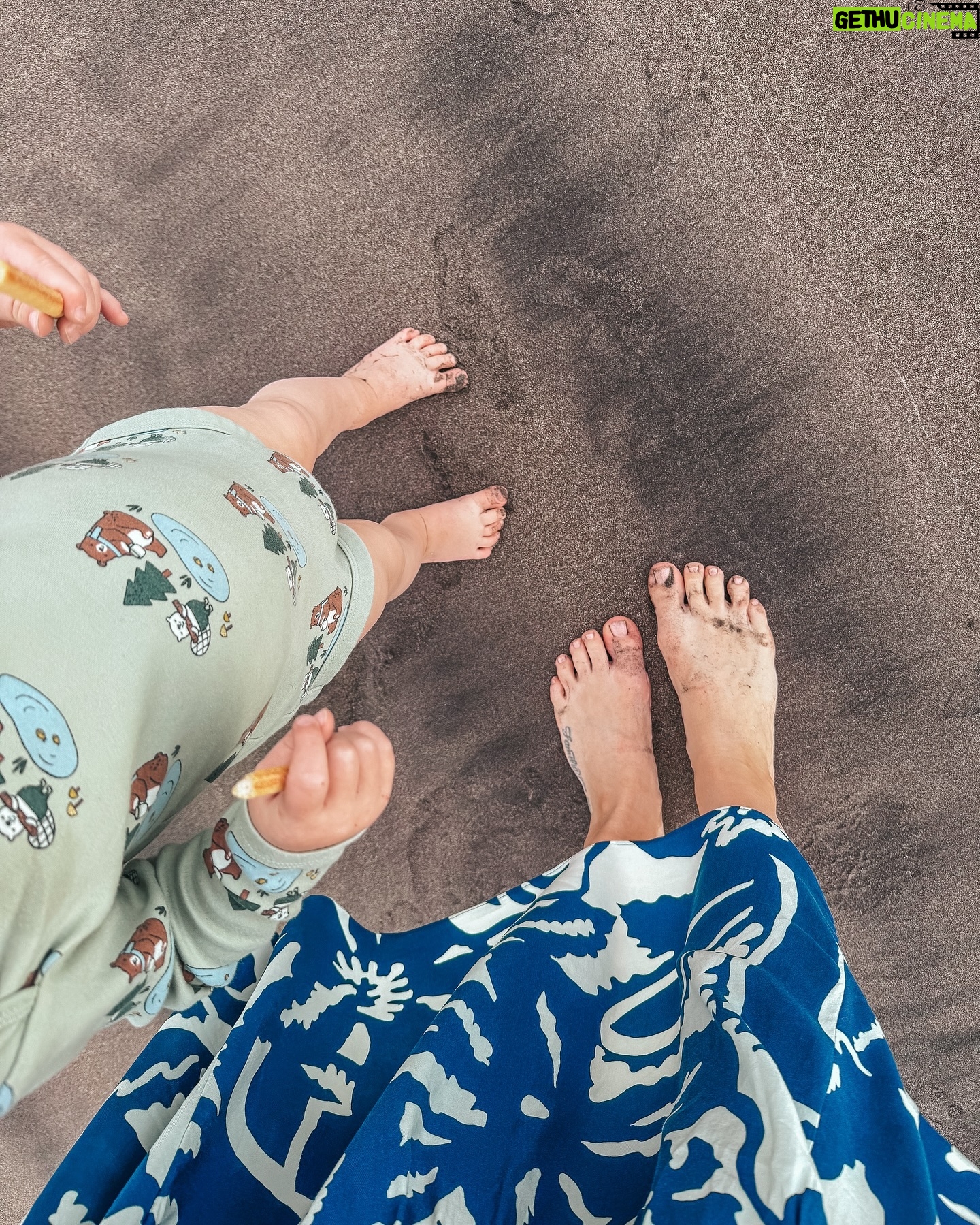 Kateřina Koubová - 696 Likes - Tenhle moment si tu musím zanechat 🌊 První setkání s mořem 🥹 Naprosto bez zábran se tam potom vrhl - zítra pořizuju rukávky a vodítko, musíme se ještě oba dva vrátit domu 😃
#firtsea #mylove #son #baby #max #tenerife #sea