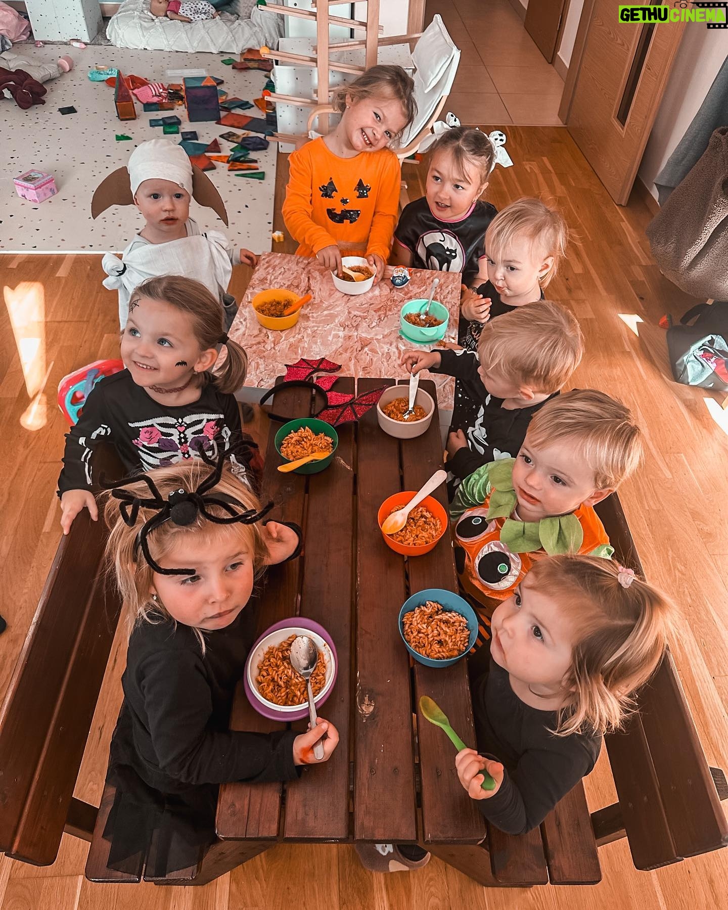 Kateřina Koubová - 1.3K Likes - Halloween party 🎃
#dobby #hermiona #halloween #party #kids #friends #autumn #pumpkin #costume