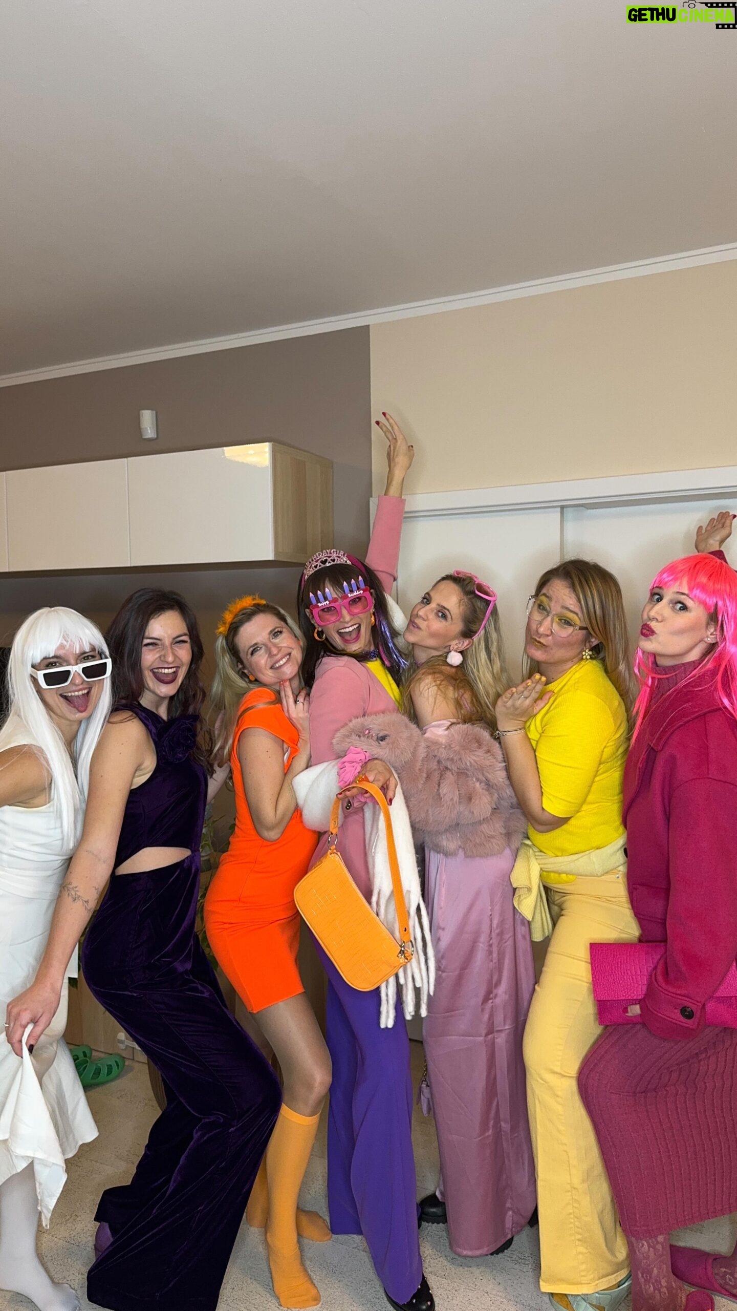 Kateřina Koubová - 1.9K Likes - Miluju vás a díky, že zodpovědně plníte moje úkoly🩷🧡💜💛🤍 #colorparty