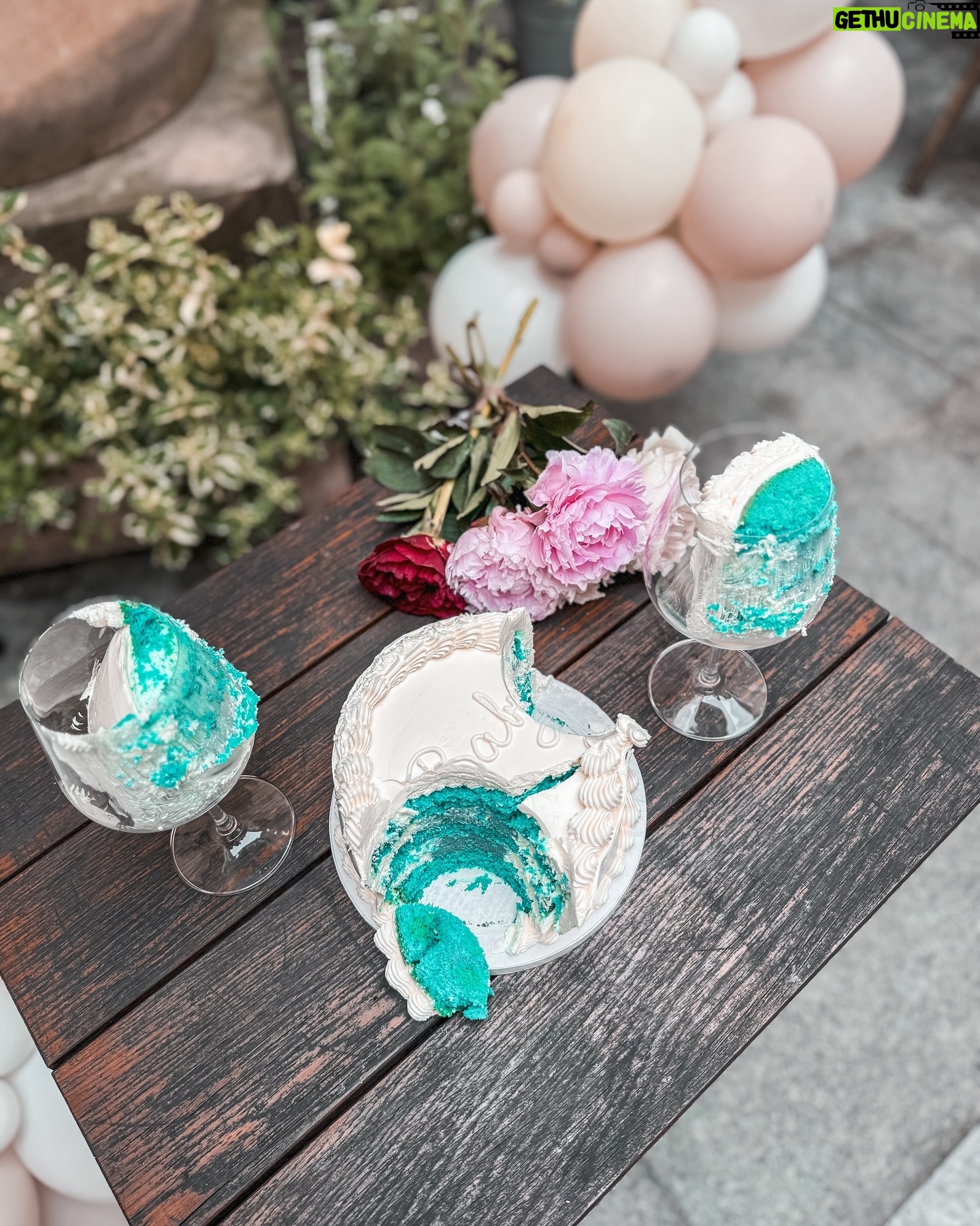 Kateřina Koubová - 2.6K Likes - Tímhle tempem už kolem sebe máme celý klučičí fotbalový tým 💙🥹
Bude to KLUK 🎉
#baby #boy #love #friend #boys #two #brothers #genderreveal