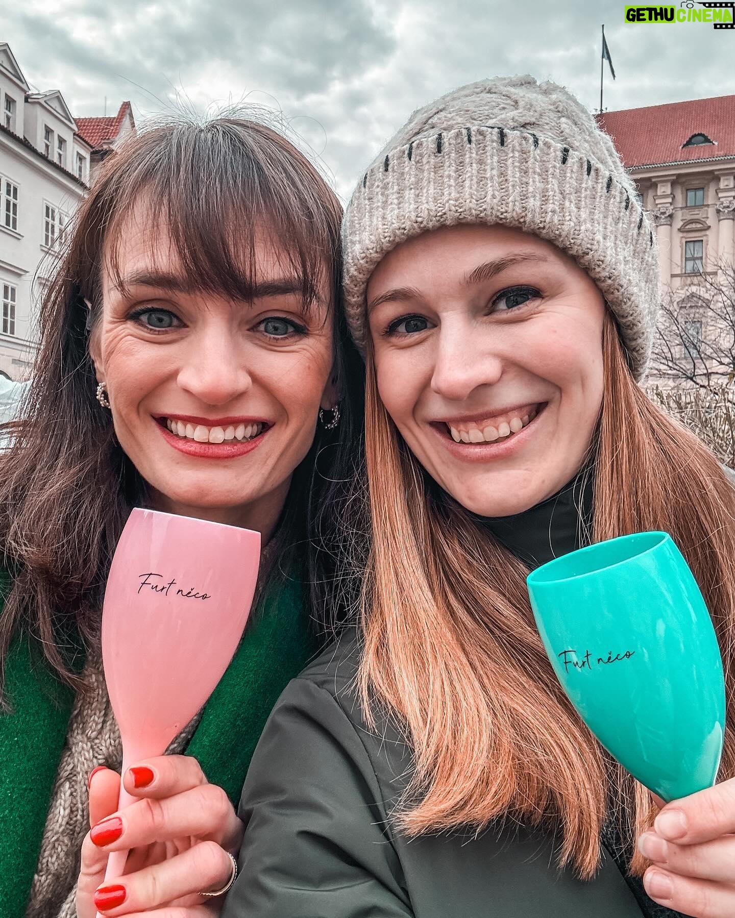 Kateřina Koubová - 858 Likes - Konec roku v té nejlepší společnosti ❤️
Ještě posílám pusu, objetí a ťuknutí skleničky @martina.helis @klarkaproskova a @terry_duskova 😘
#friends #family #kids #happynewyear #bebetter2024