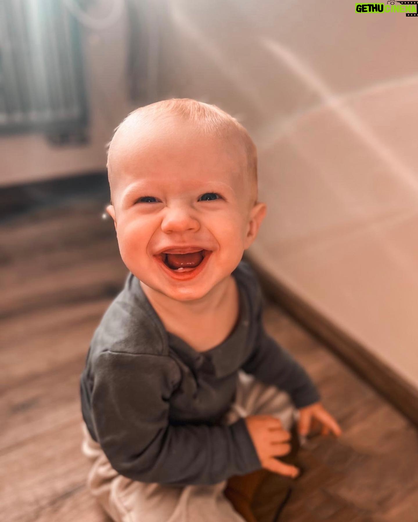Kateřina Koubová - 561 Likes - Co je pro dítě víc, než jídlo a máma 🫶🏻 A protože chci, aby moje dítě bylo stále takhle usměvavé, tak jsme nedávno přešli na UM Sunar Premium, které skvěle chutná a má nutričně vyvážené složení pro správný vývoj dítěte 😍 Neobsahuje palmový tuk a receptura je z plnotučného mléka.
@sunar_cz #sunarcz #sunarpremium #kojeneckemleko #spoluprace #laska #dite #jidlo #max