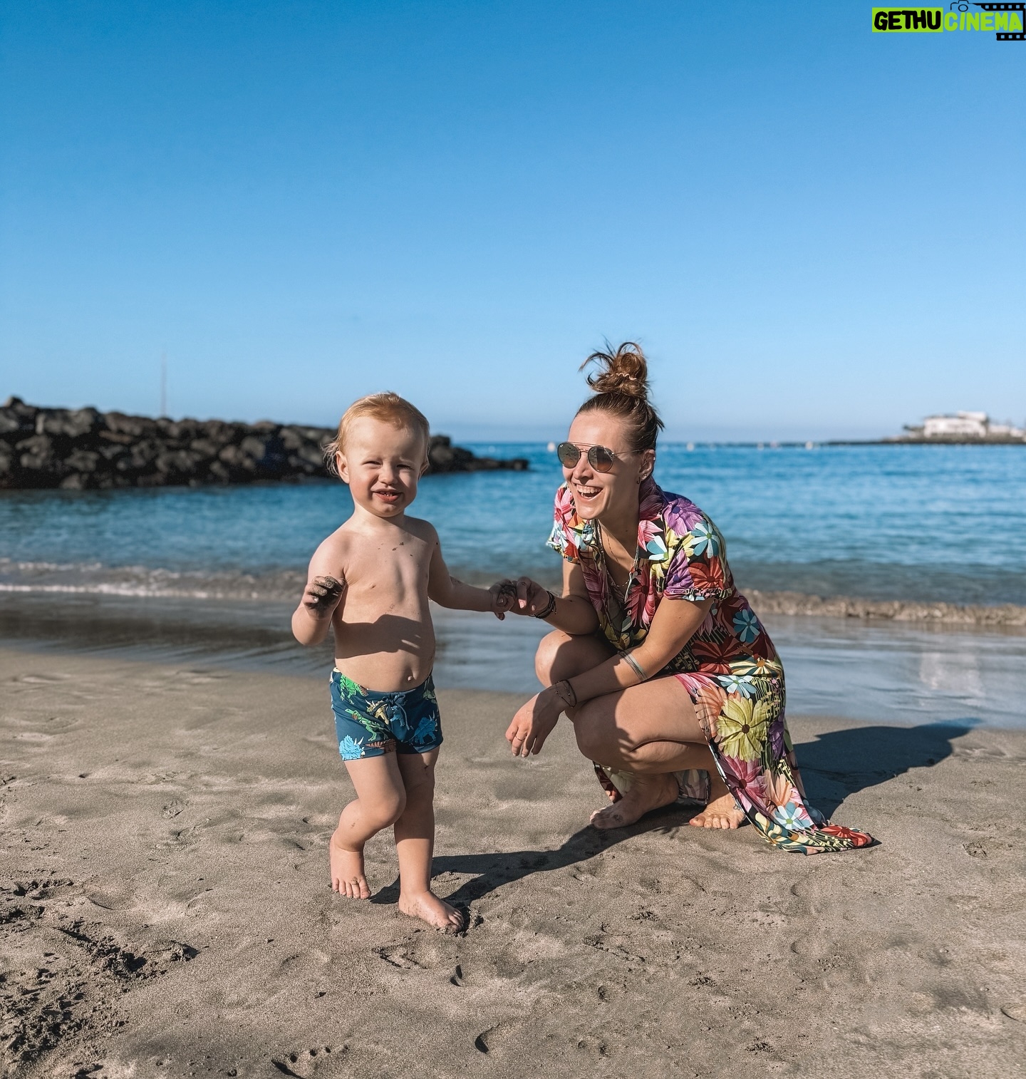 Kateřina Koubová - 622 Likes - Za veškerou jeho aktivní, společenskou a free povahou se dneska skrývá moje totální únava 🤘🏻
#kiddo #baby #max #smile #happy #energy #mylife #mama #travel #vacation #tenerife #together #beach #sea #love