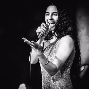 Kateřina Marie Fialová Instagram - 🎤Thx @liborvphoto 💜. @novasport.tv GALAVEČER ČESKÝ MOTOSPORT 🙋🏻‍♀️🙋🏻‍♀️🙋🏻‍♀️ next moment
#novasport #live #liborvphoto #tryingtobesinger #yeahbaby 💜. @sinclairgauntproductions