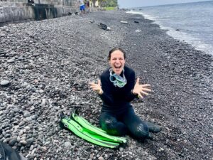 Kateřina Marie Fialová Instagram - Natáčení Pokladu provázelo enormní množství příprav, plánování a rizikových situací, se kterými jsme se museli vypořádat a z té hromady dřiny se stejně vyklubaly bájěné dny hlavně díky lidem, kteří se se mnou vydali na tuhle šílenou výpravu do tropů a hlubin moře. #pokladfilm 2024
