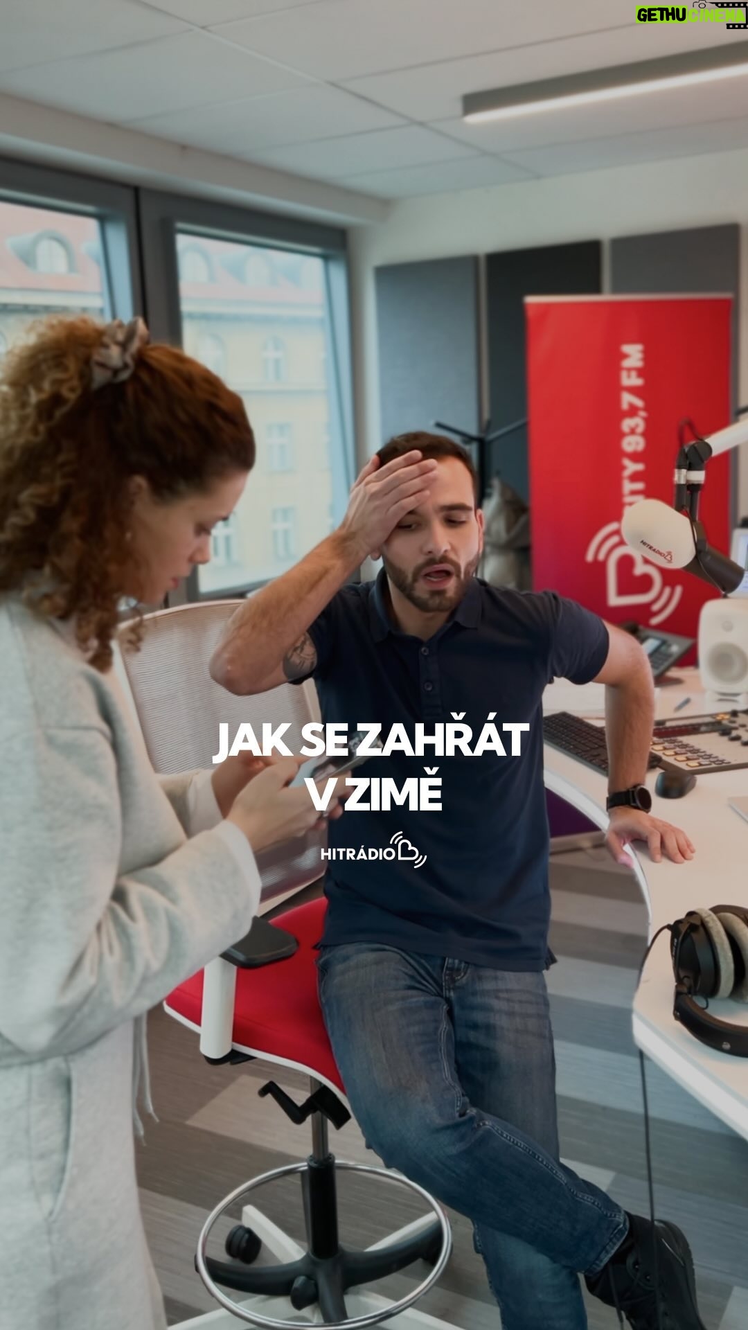Kateřina Sedláková - 2.9K Likes - Venku mrzne jako už dlouho ne a tak pro vás máme pár (možná trochu netradičních) tipů, jak se zahřát. Hlavně z toho třetího návrhu je nám už teď horko🔥😆
Kolik stupňů je dnes u vás?👇
#hitradio #snidanesampionu #mrazy