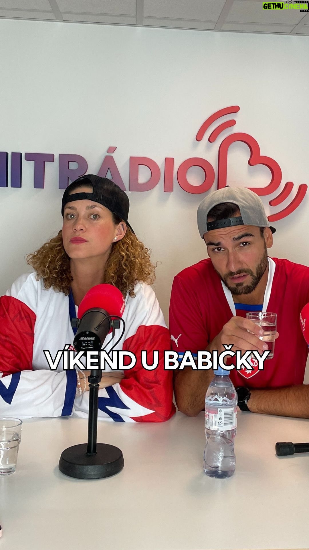 Kateřina Sedláková - 1K Likes - Víkend u babičky = zápas s mistrem👵🏻 Nemáte šanci vyhrát a poslední zbytky sil si šetříte na sprint na vlak domů😆